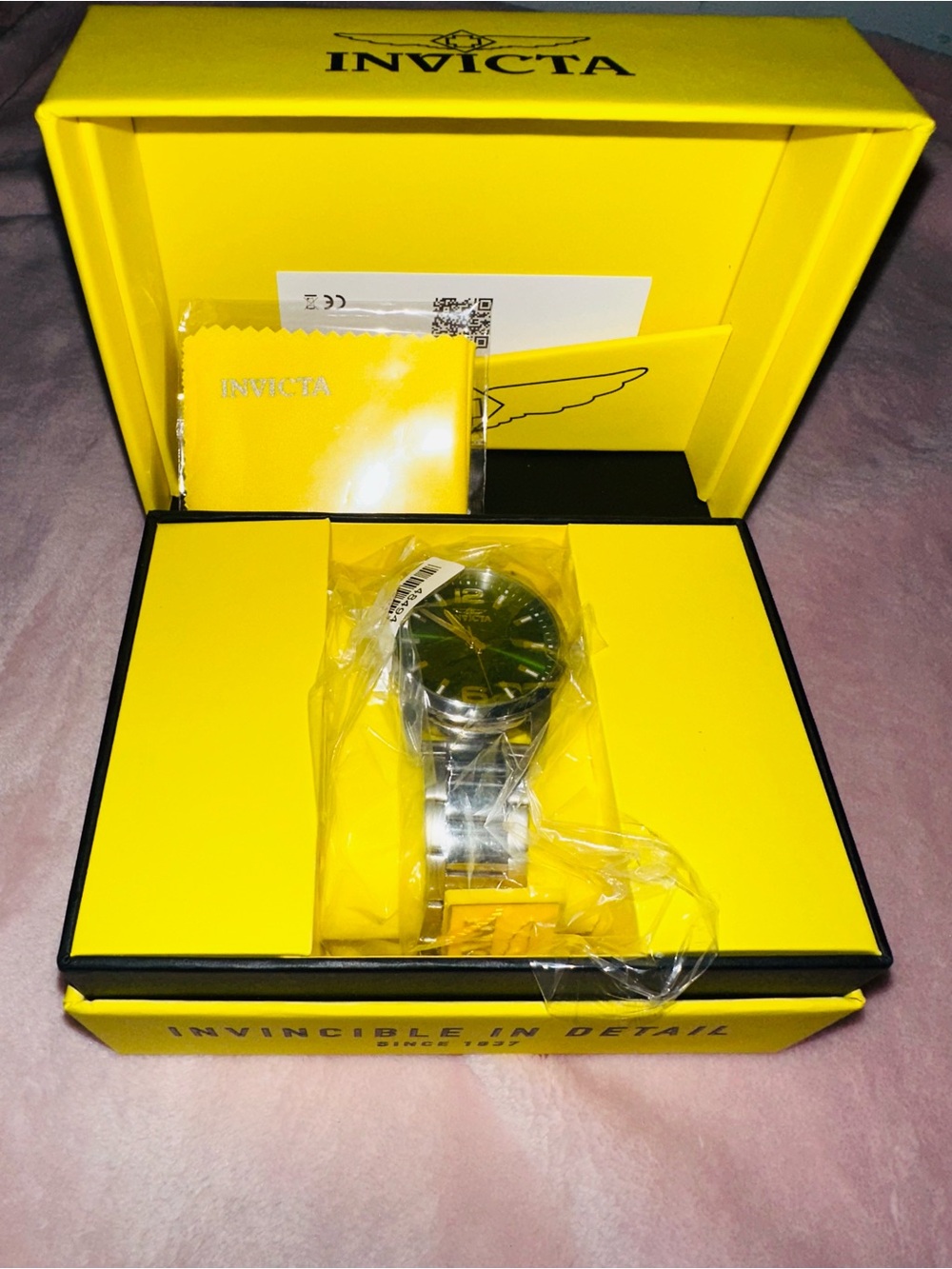 Invicta Men's Watch with Green Dial and Silver Bracelet 43mm - Picture 2 of 8